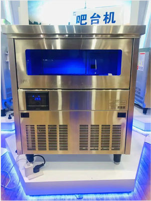 Commercieel Vierkant het Restauranthotel van de Ijsblokjemaker 50kg met Ingevoerde Compressor